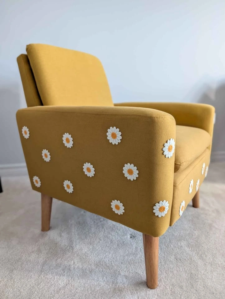 Yellow Mid-Century Modern Armchair with Daisy Appliqués - photo 3