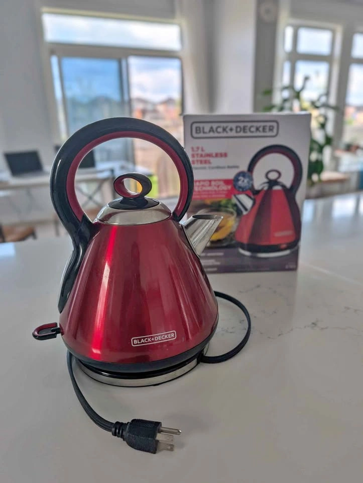 Black + Decker 1.7L Cordless Electric Kettle