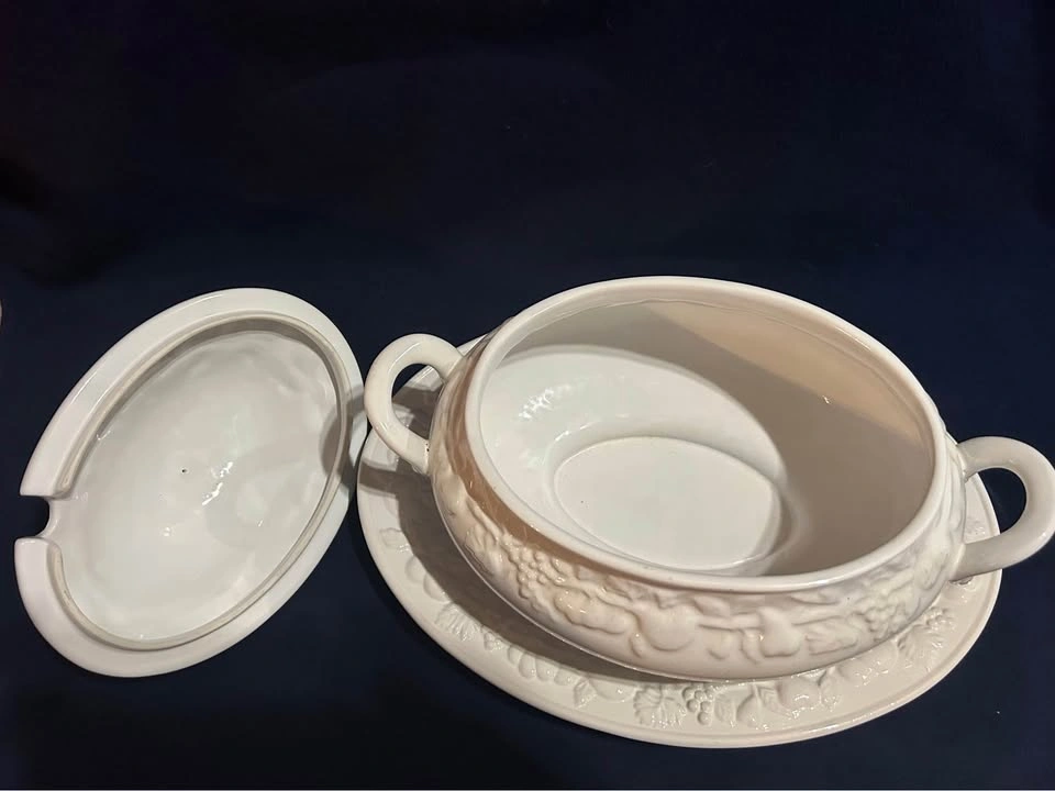 White Ceramic Soup Tureen with Lid and Underplate - Embossed Fru - photo 3