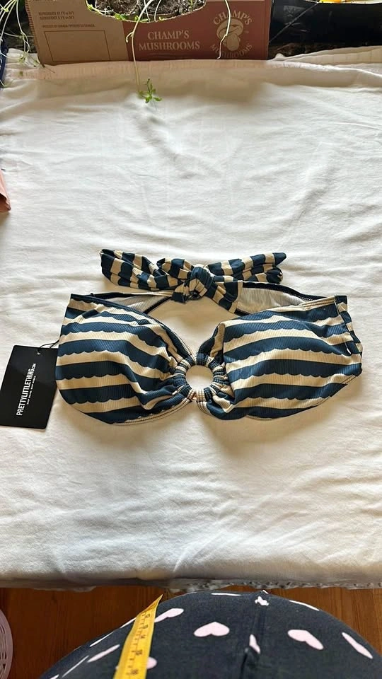 PrettyLittleThing O Ring Tie Back Bandeau Bikini Top