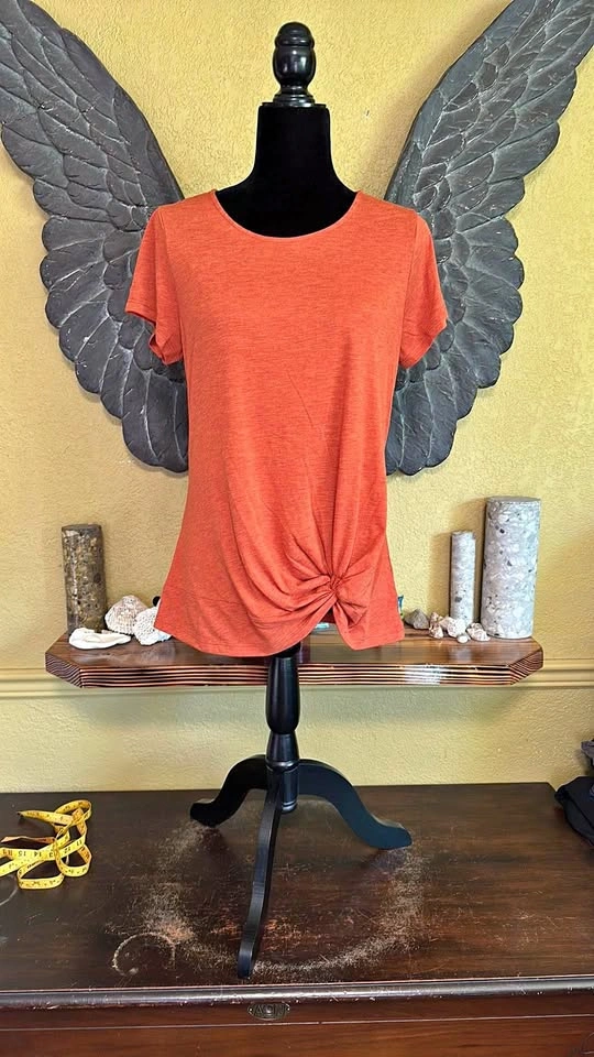 Ricki’s Knot-Front Top