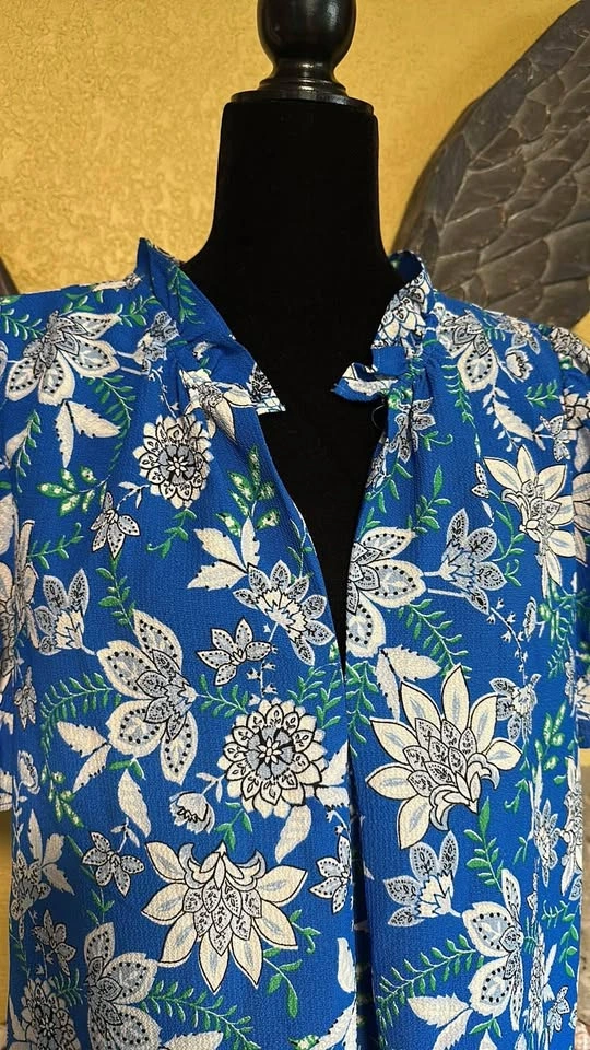 Floral + Ivy Floral Blue and Green Blouse - photo 3