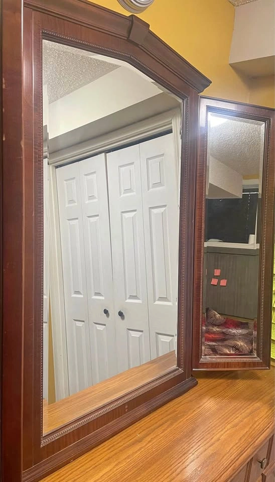 Dressing mirror