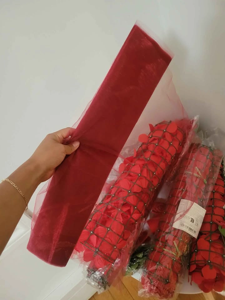 Artificial Red Rose Flower Panels (3.5 sqm) & Tulle Bundle - photo 5