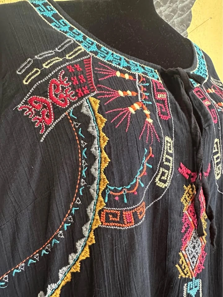 Old Navy Light Embroidered Black Dress - photo 3