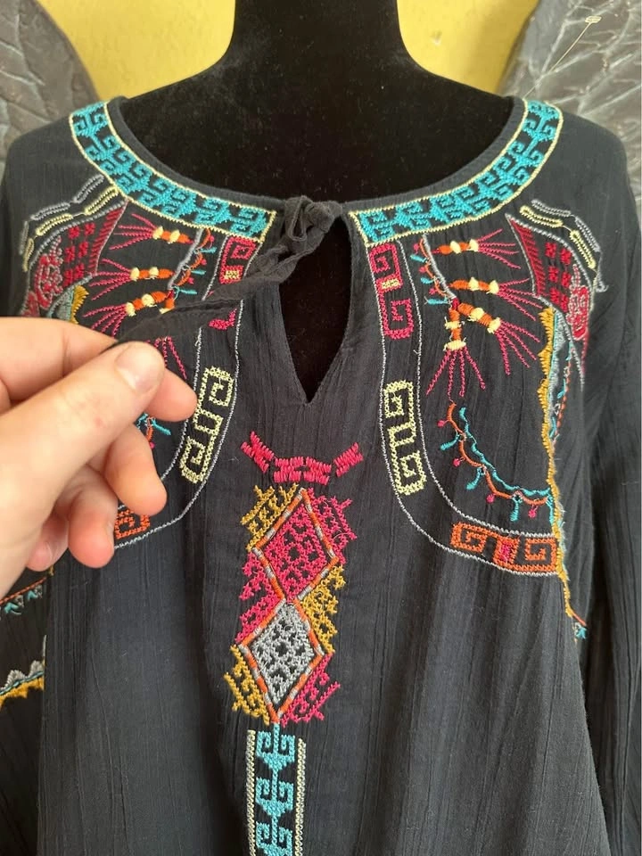 Old Navy Light Embroidered Black Dress - photo 4