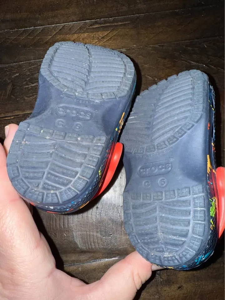 Size 5 toddler monster crocs image indicator(3)