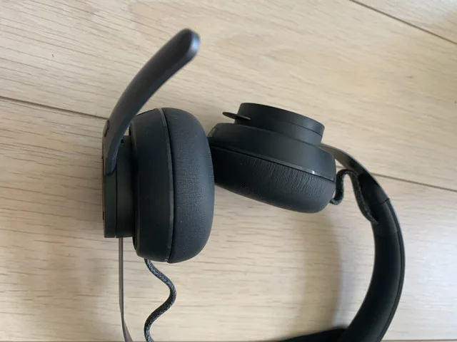 Logitech Zone wireless headphones image indicator(2)