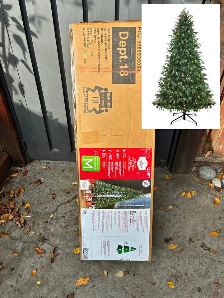 New - Holiday Time 7.5' Pre-lit Cedar Tree, Green