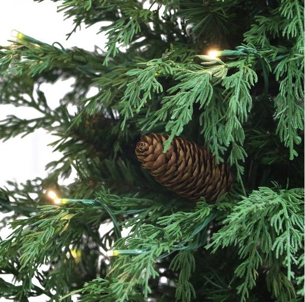 New - Holiday Time 7.5' Pre-lit Cedar Tree, Green - photo 4