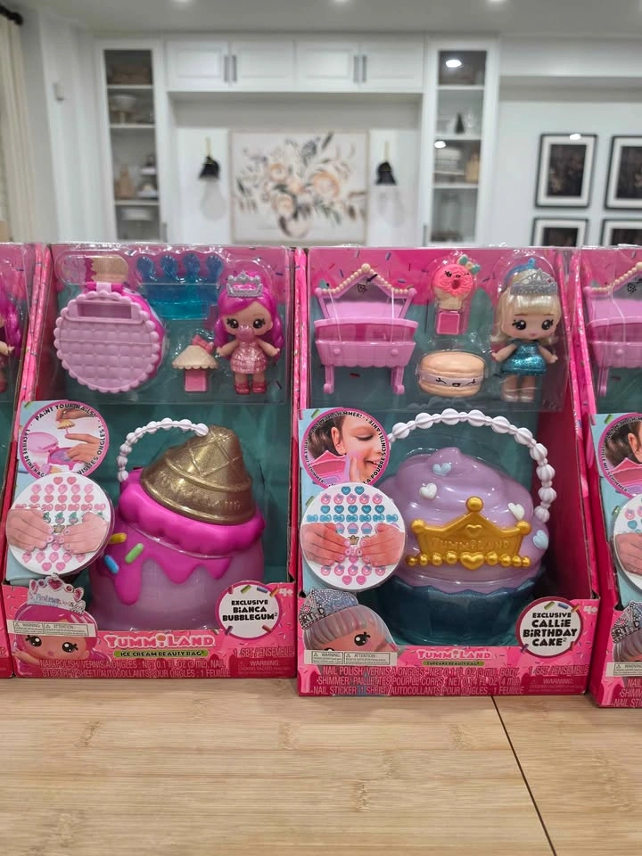 Yummiland Ice Cream and Cupcake Beauty Bag Playsets - photo 2