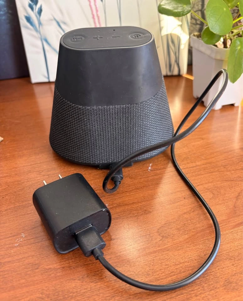 iQ Bluetooth Speaker with Wireless Phone Charger - photo 3