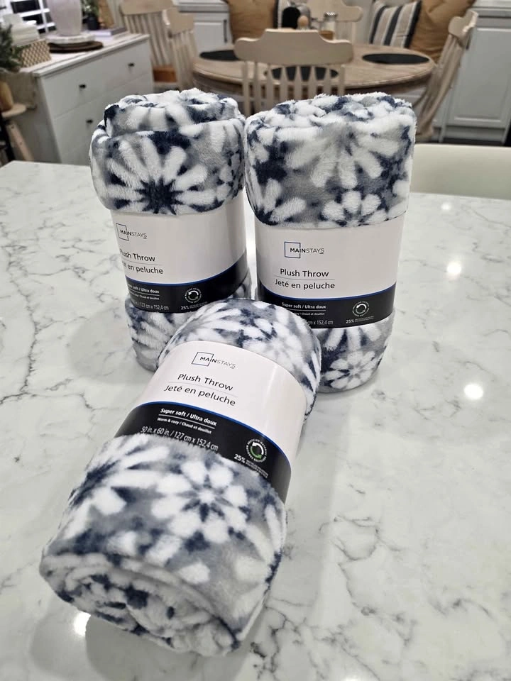 Mainstays Plush Throw