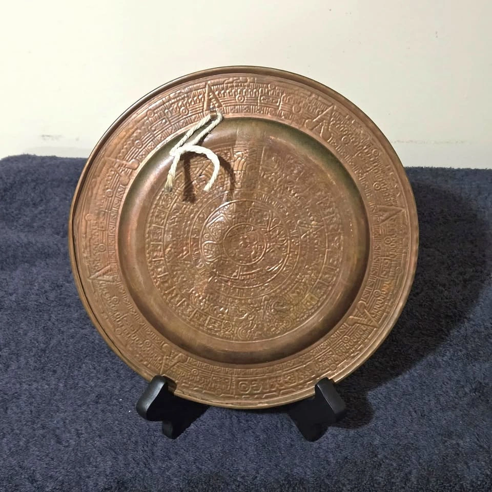 Vintage Mexican Aztec Sun Stone Brass Plate – Hand Painted – 8” - photo 3