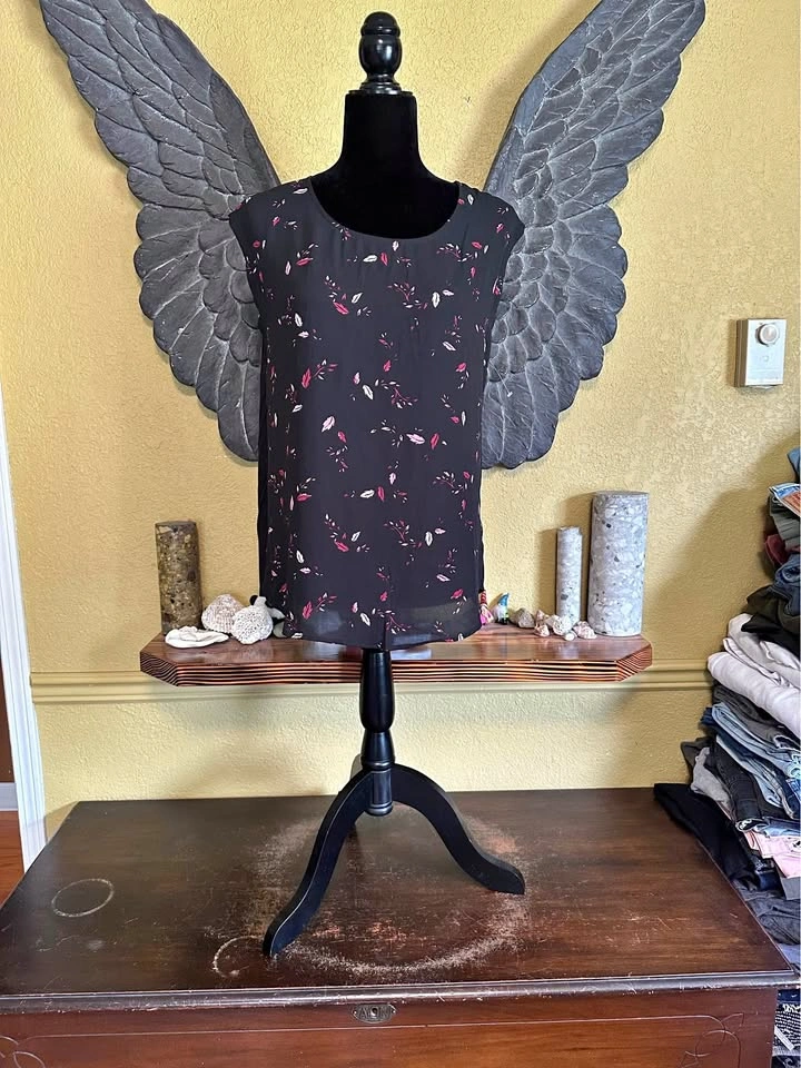 Reitmans Floral Black Top