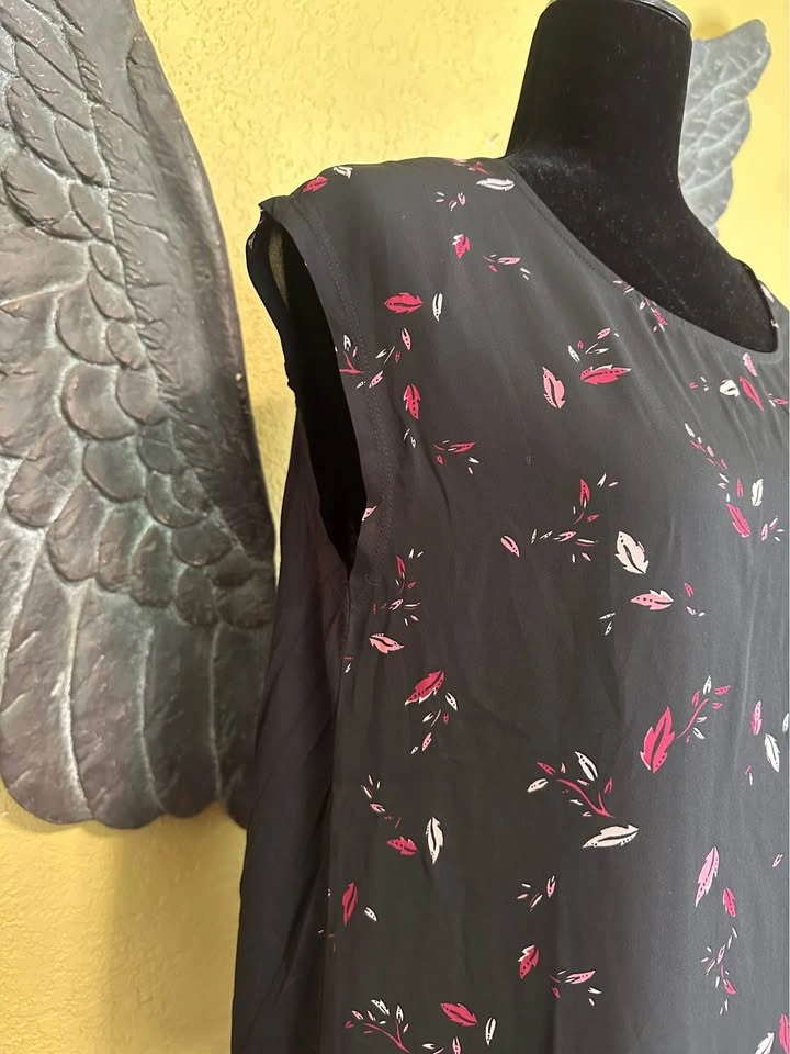 Reitmans Floral Black Top - photo 2