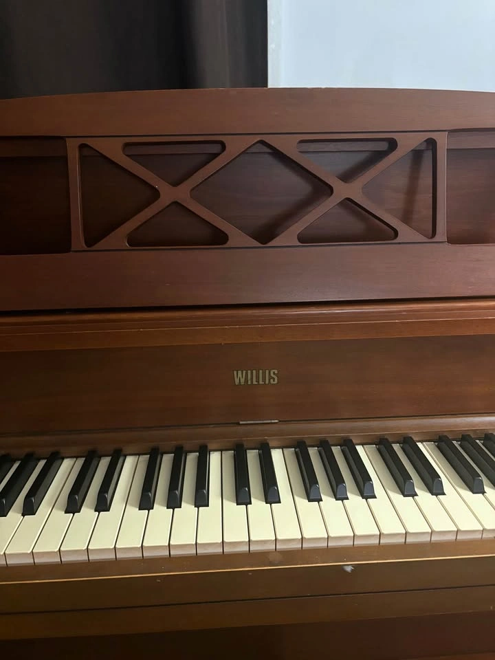 Willis Upright Piano - photo 2