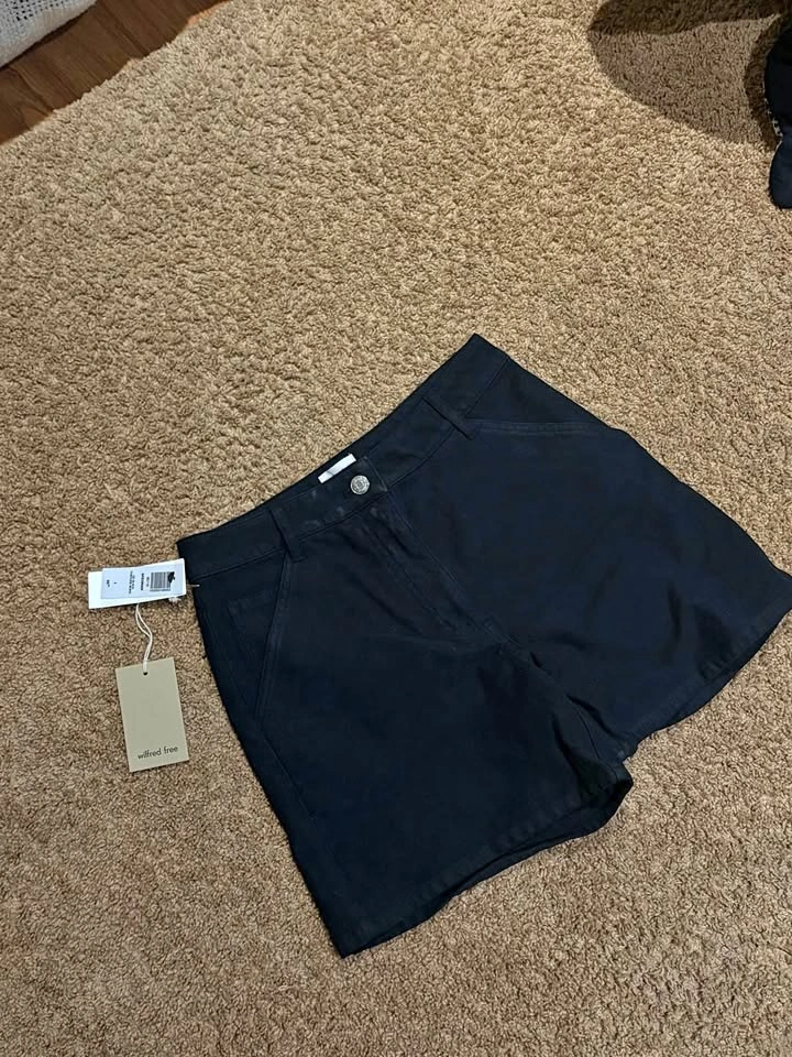 Aritzia Wilfred Free Shorts