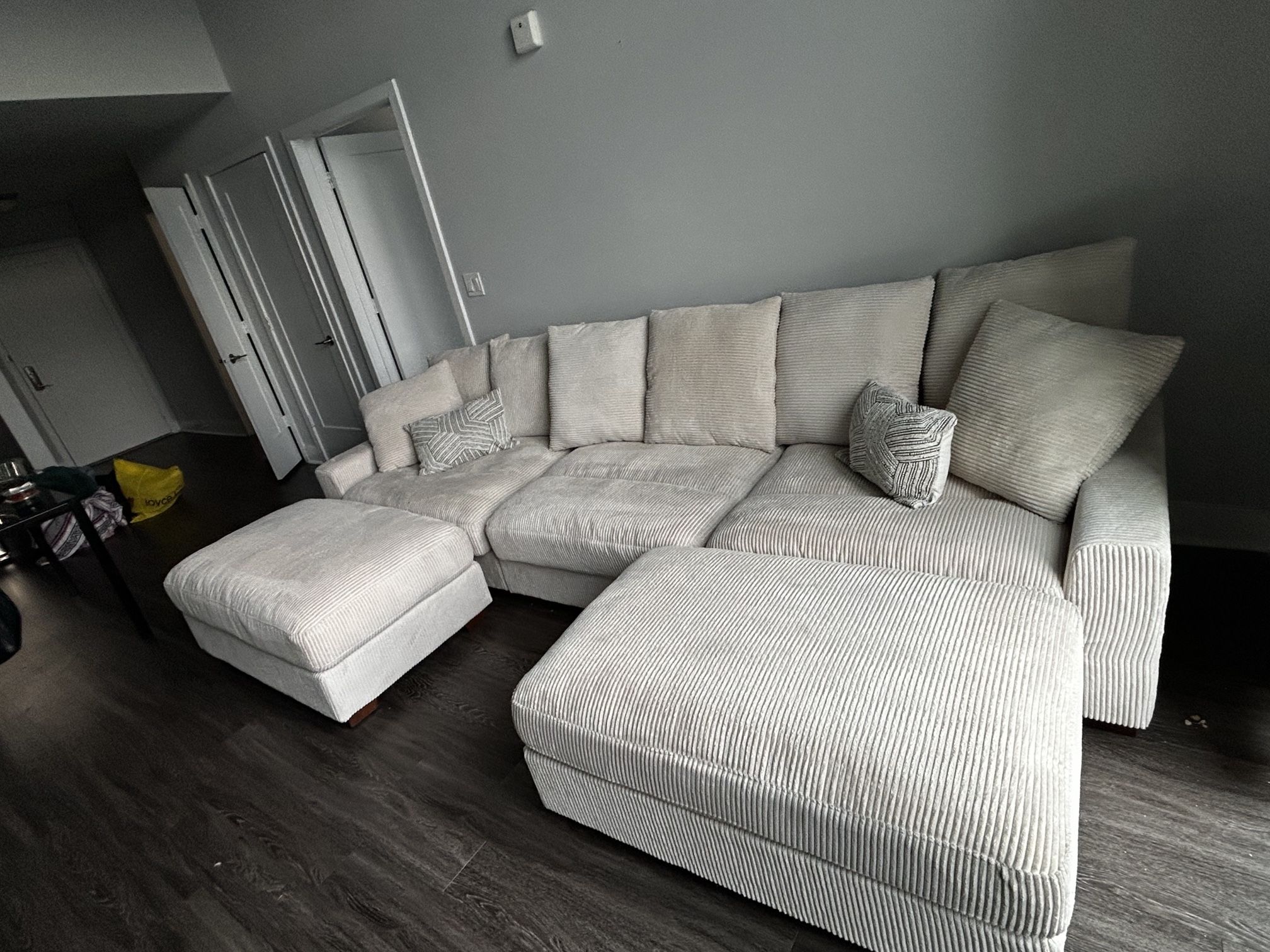 Delivery Available! Corduroy 5-Piece Sectional + Ottoman - photo 2