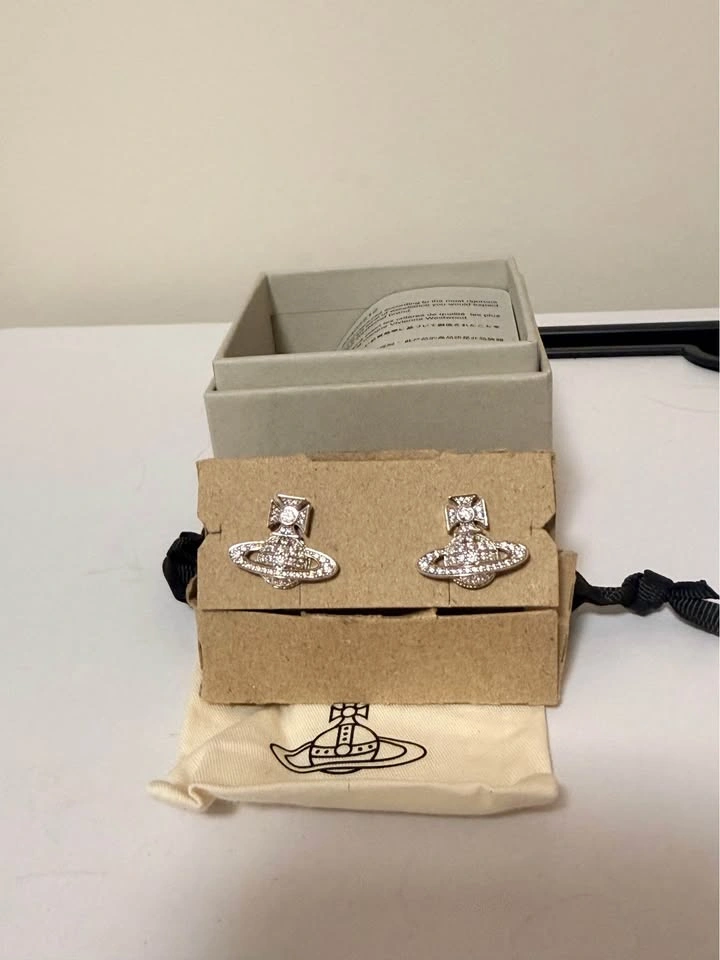 Vivienne Westwood Carmela Bas Relief Earrings - photo 4