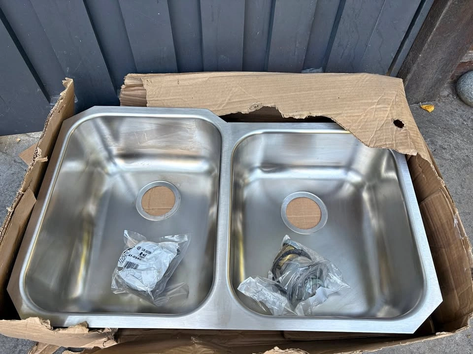 New - Wessan 1 + 3/4 Bowl Undermount Kitchen Sink