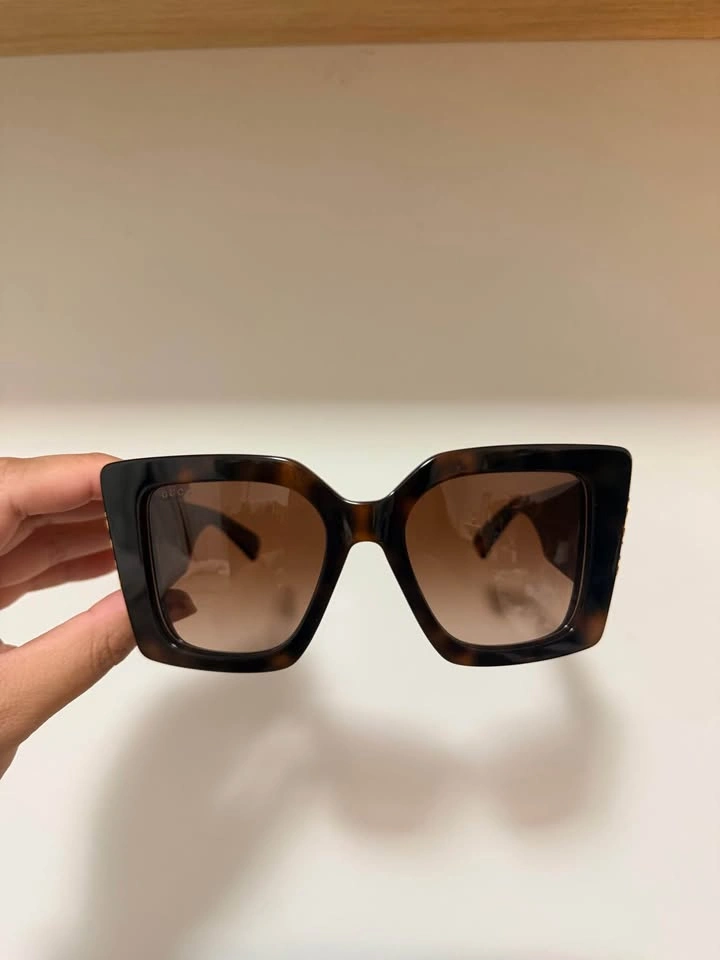 Authentic Gucci (GG2039S 002) Sunglasses - Brand New