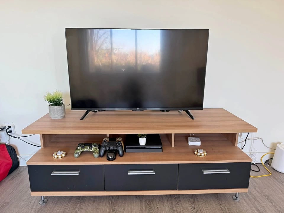 Modern Wood & Black TV Unit – 56” – 3 Drawers
