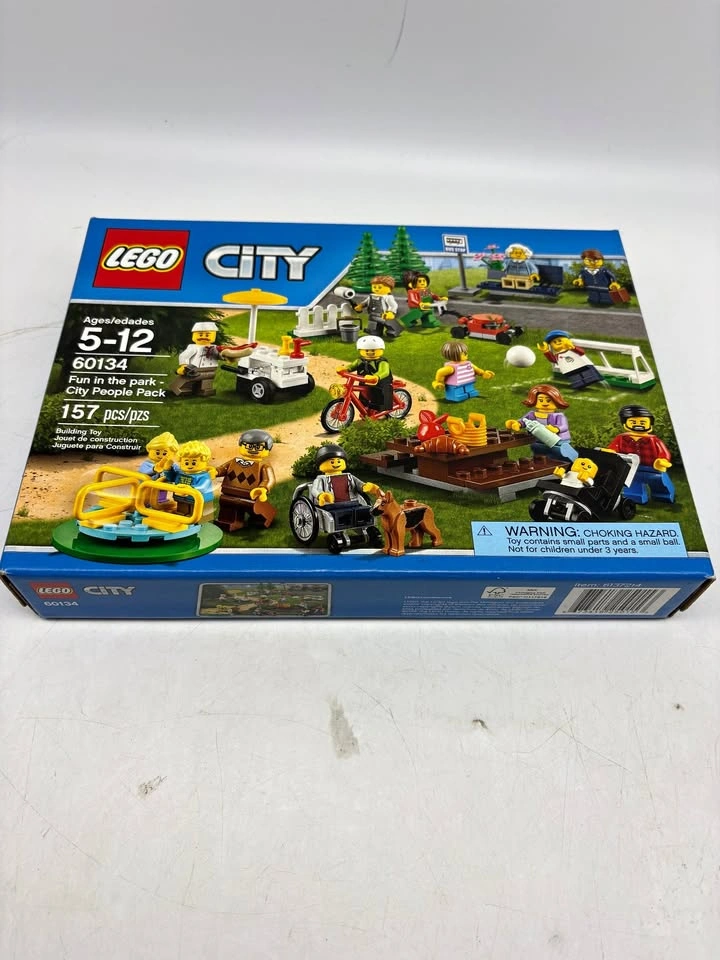 New - LEGO Fun in the Park City People Pack 60134 (Retired 2017)