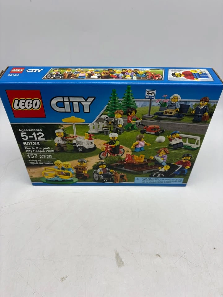New - LEGO Fun in the Park City People Pack 60134 (Retired 2017) - photo 2