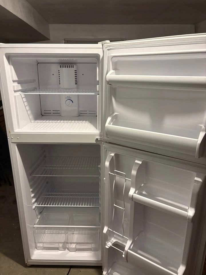 Fridge - photo 2
