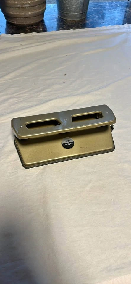 Apsco 330A Heavy-Duty 3-Hole Punch