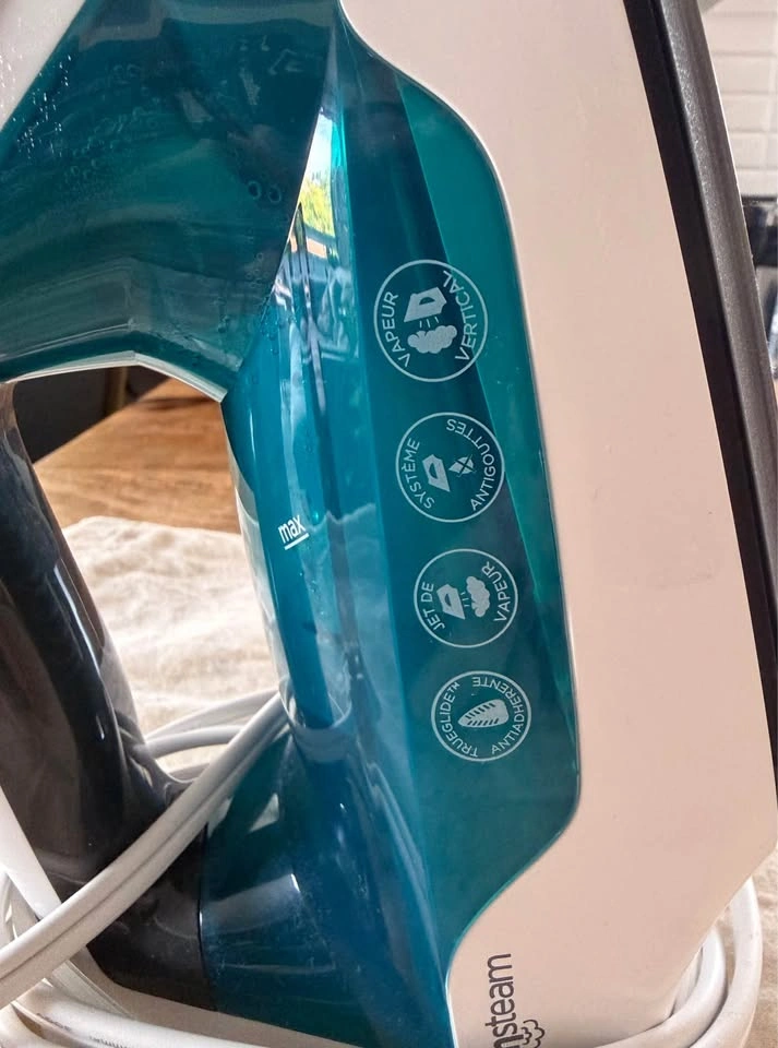 Black+Decker Easy Steam Iron - photo 2