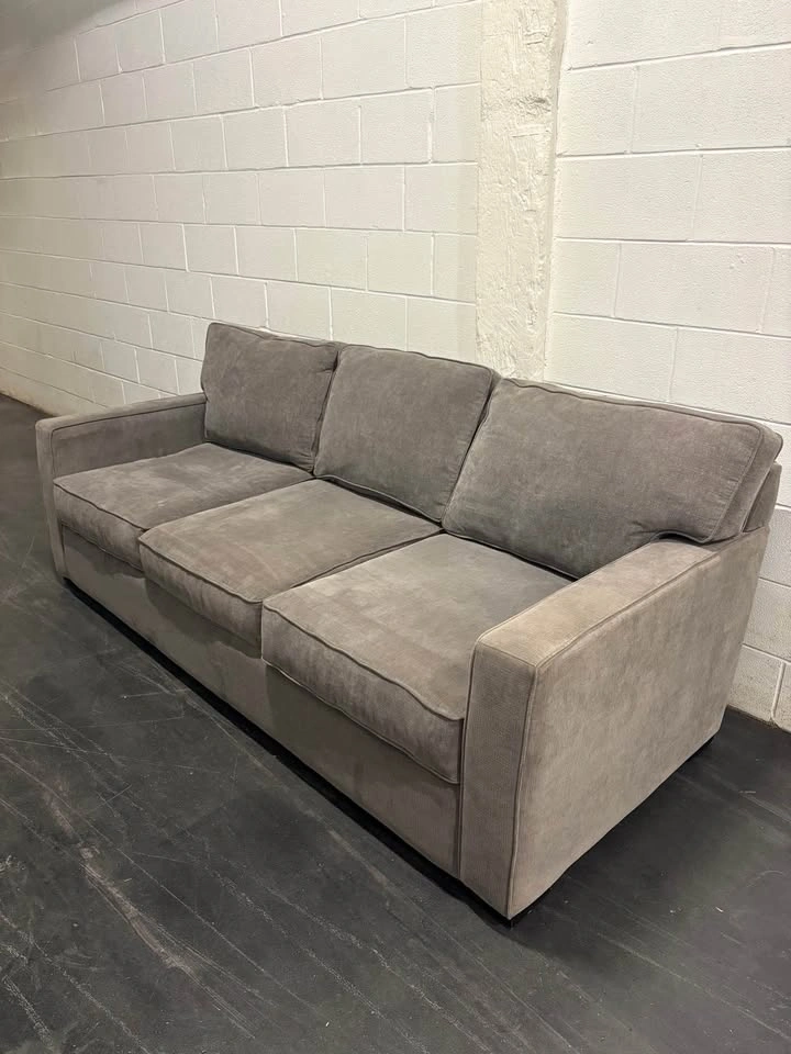 Gray Sleeper Sofa / Pull-Out Couch - Delivery Available - photo 2