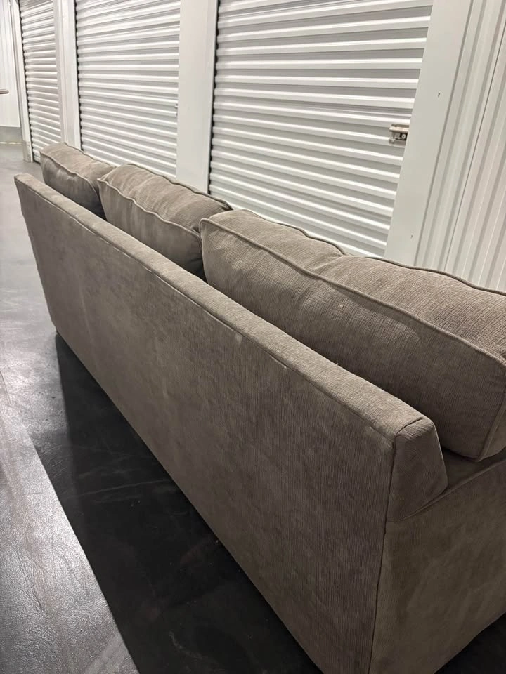 Gray Sleeper Sofa / Pull-Out Couch - Delivery Available - photo 4