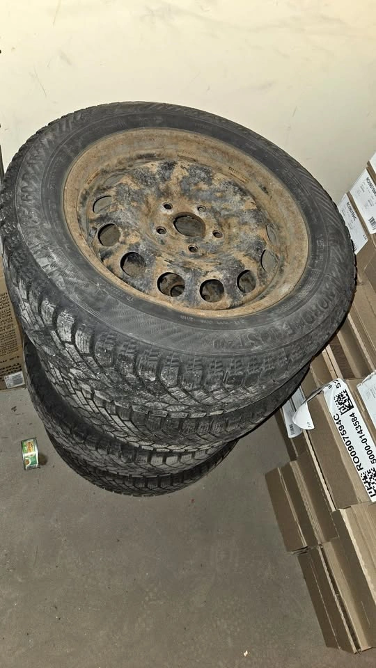 Set of 4 Winter Tires 205/60R16 on Steel Rims
