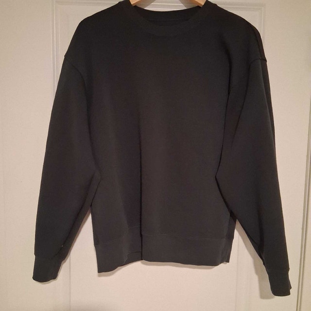 3 Uniqlo Crewneck Sweatshirts (Size S) - Various colors - photo 2