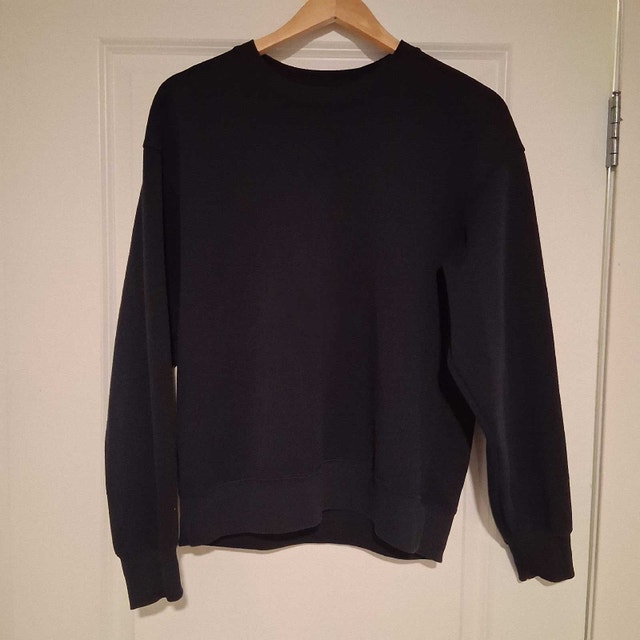 3 Uniqlo Crewneck Sweatshirts (Size S) - Various colors - photo 4