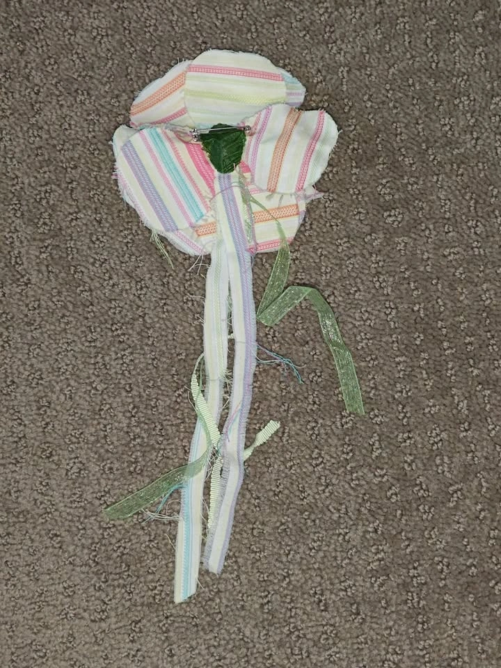 Artificial Fabric Flower Pin Brooch - photo 4