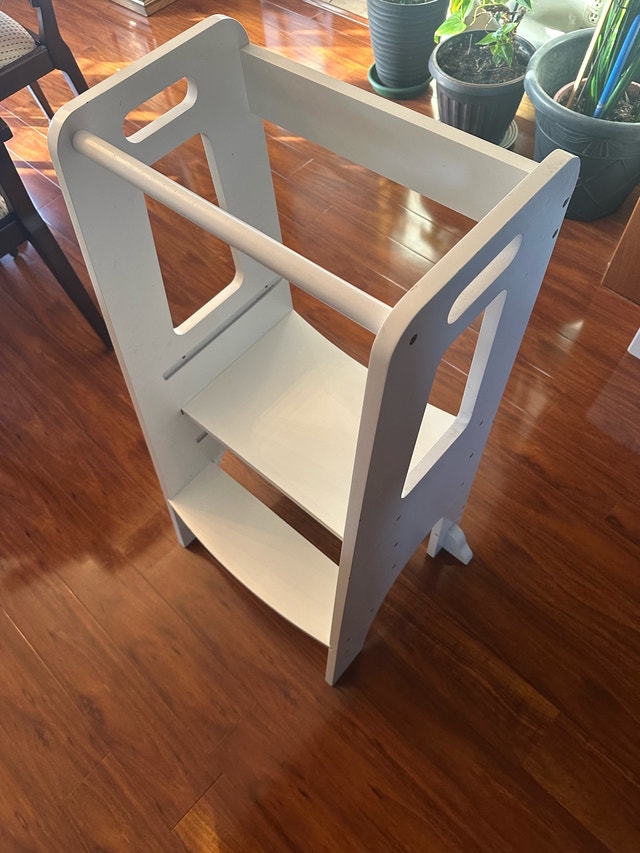 White Wooden Toddler Learning Tower / Kitchen Helper Stool - photo 2