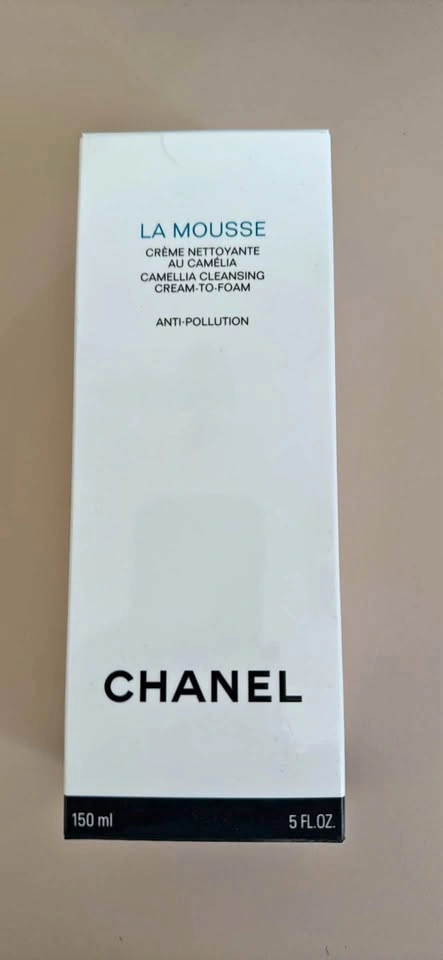 Chanel La Mousse Camellia Cleansing Cream-to-Foam