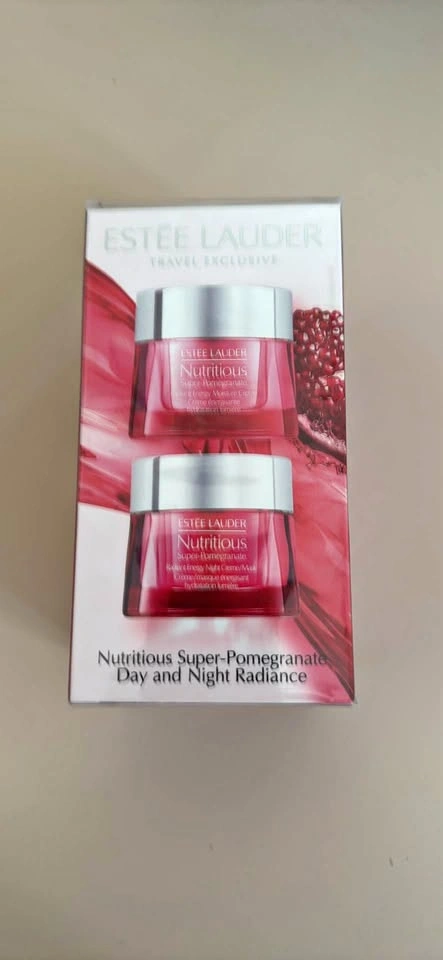 Estée Lauder Nutritious Super-Pomegranate Day and Night Radiance