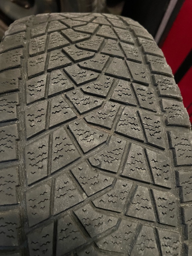 Bridgestone Blizzak - 225 65 17 x 2 with Winter Rims - photo 3