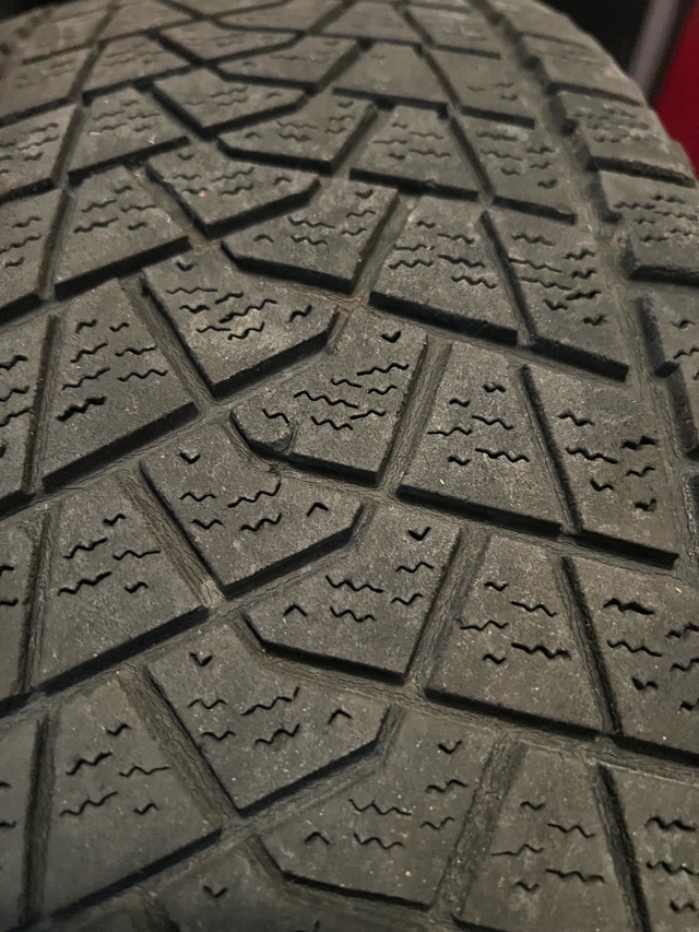 Bridgestone Blizzak - 225 65 17 x 2 with Winter Rims - photo 4