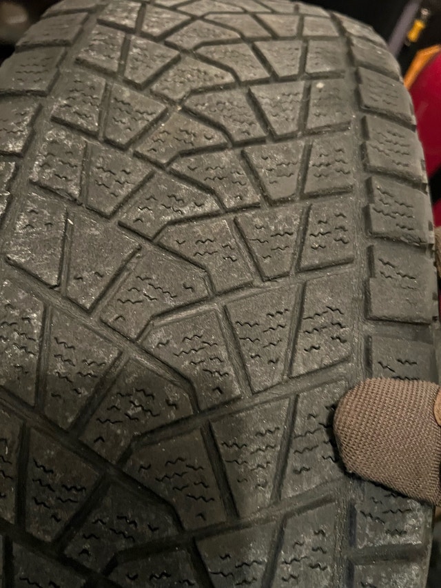 Bridgestone Blizzak - 225 65 17 x 2 with Winter Rims - photo 5
