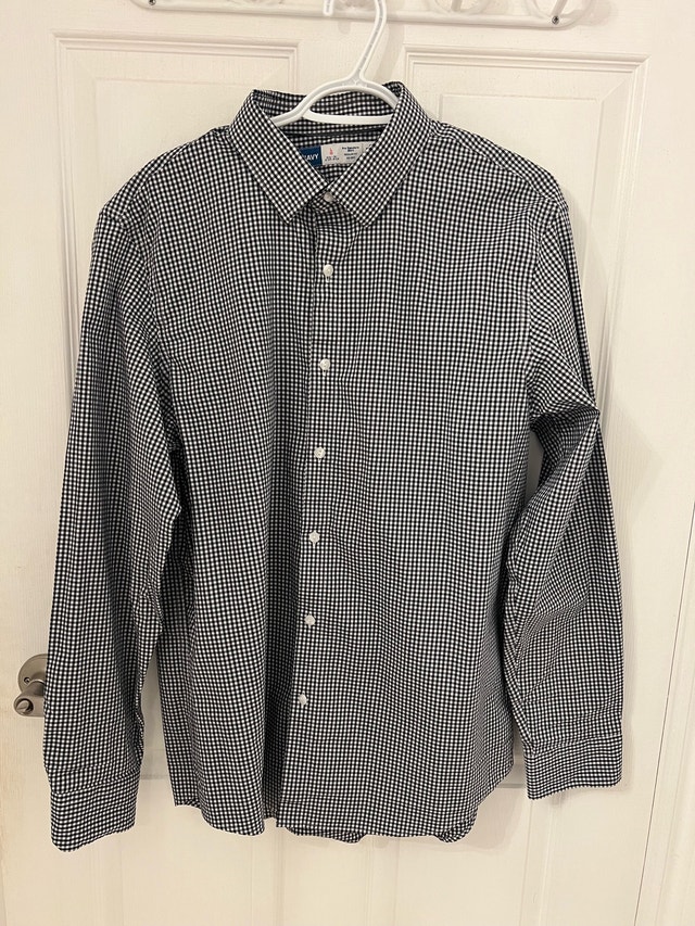 Old Navy Men’s Pro Signature Shirt Large
