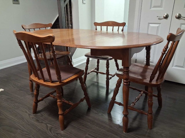 Solid Wood Dining Table & 4 Chairs – Expandable to Seat 6 - photo 2