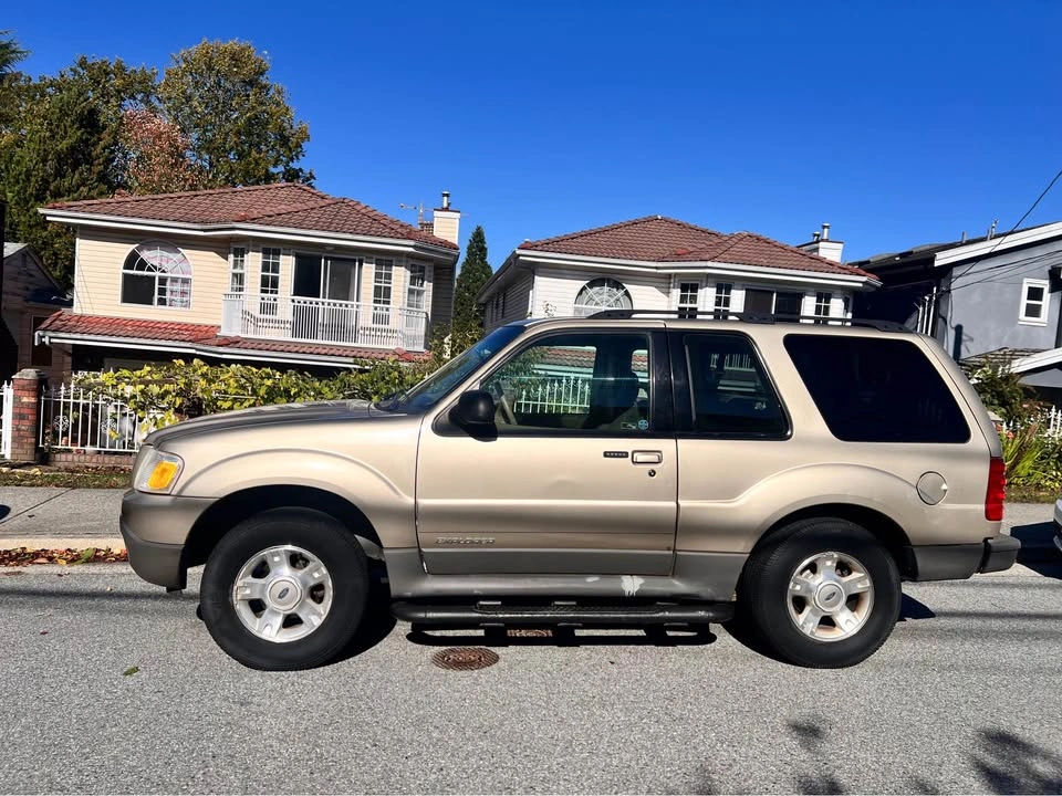 2002 Ford Explorer Sport - photo 3