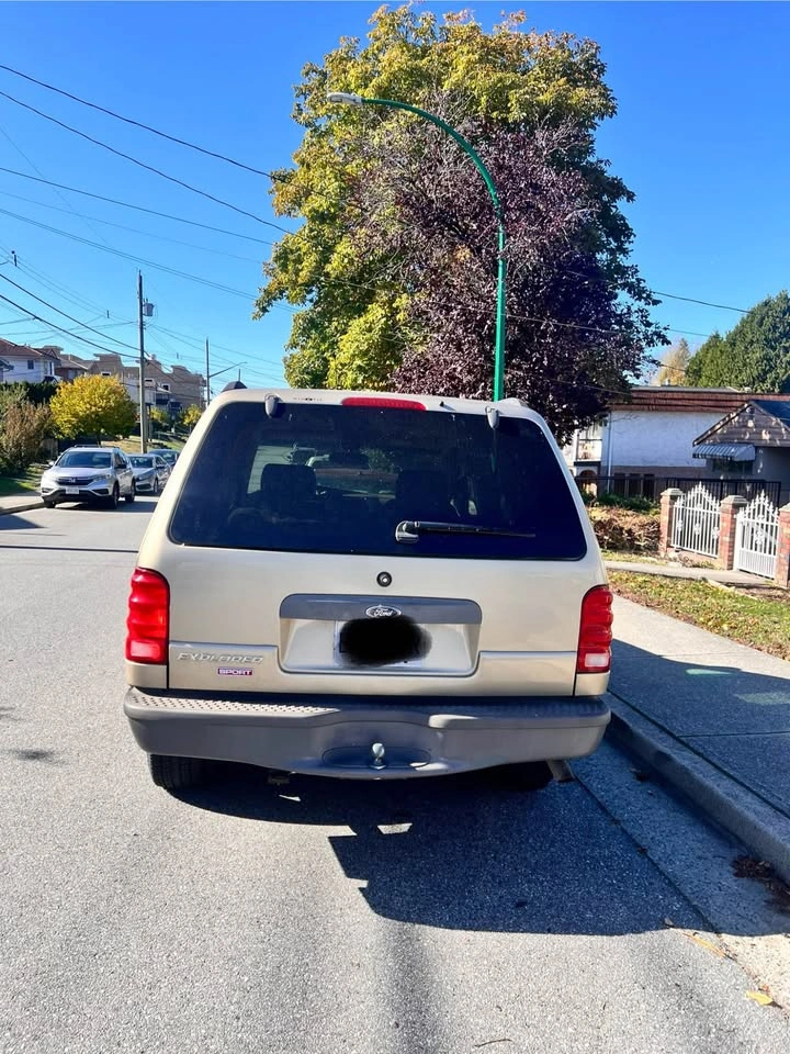 2002 Ford Explorer Sport - photo 4