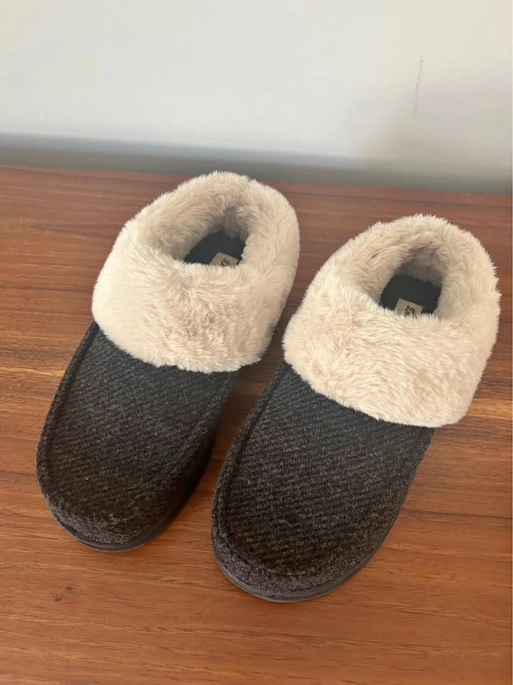 Dearfoams Women’s Twill Clog Slippers – Black/Cream