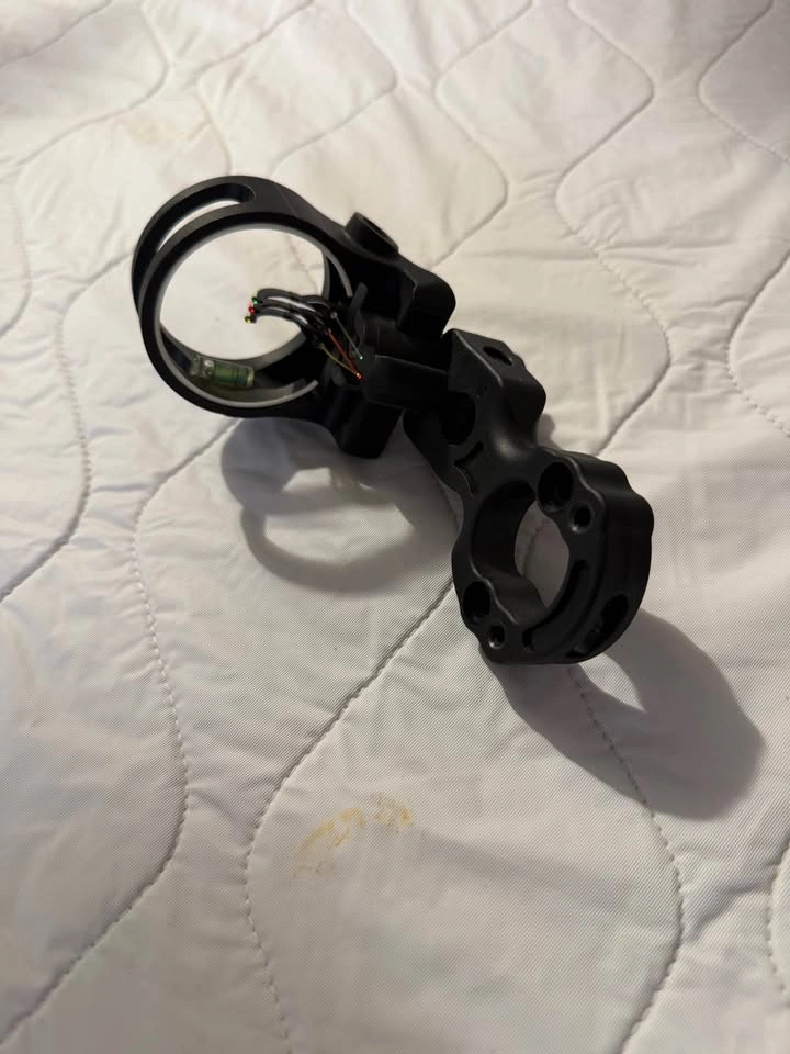 Apex Gear 3-Pin Bow Sight - photo 4